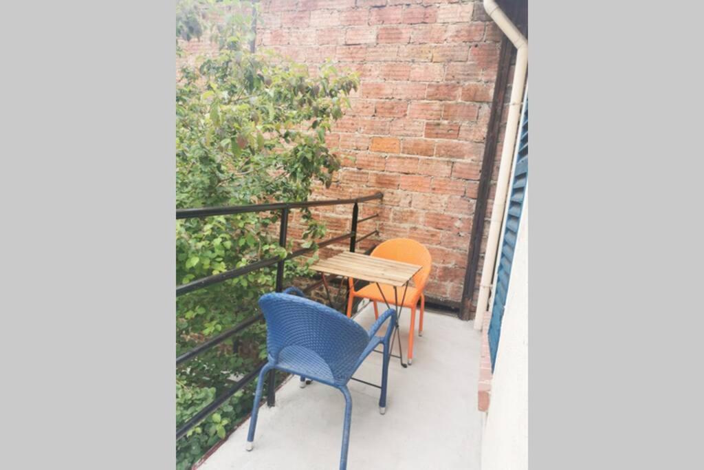 #4 Joli Appartement A 2 Pas Du Metro Et Paris 20 Bagnolet Bagian luar foto